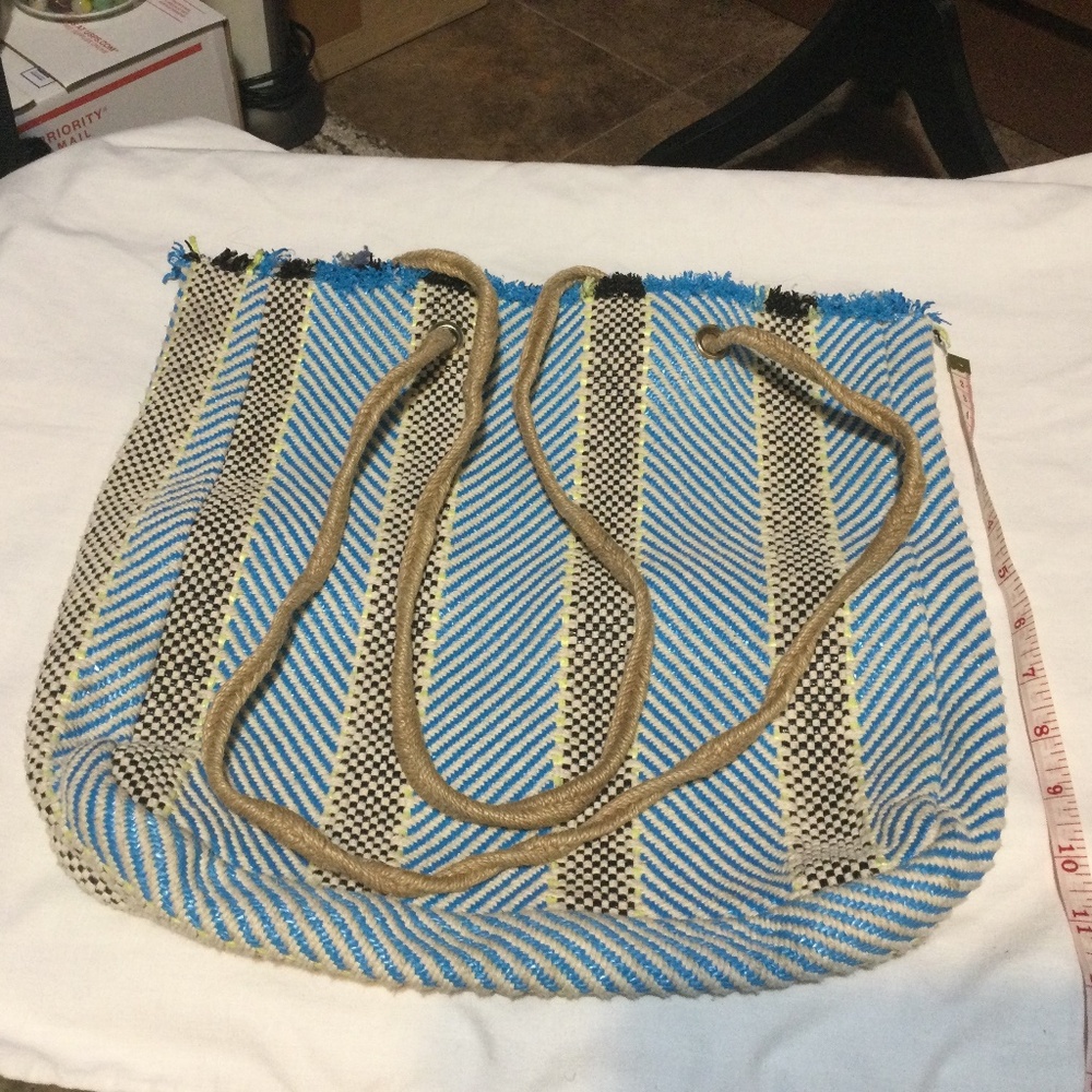 Tote/Beach bag- cloth with rope handles Blue design